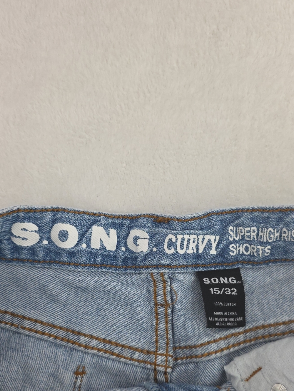 S.O.N.G. Super High Rise Curvy Distressed Denim Shorts Size 15/32 - Picture 3 of 11